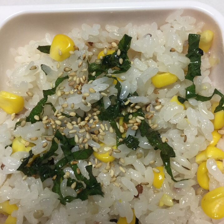 トウモロコシごはんで混ぜ御飯